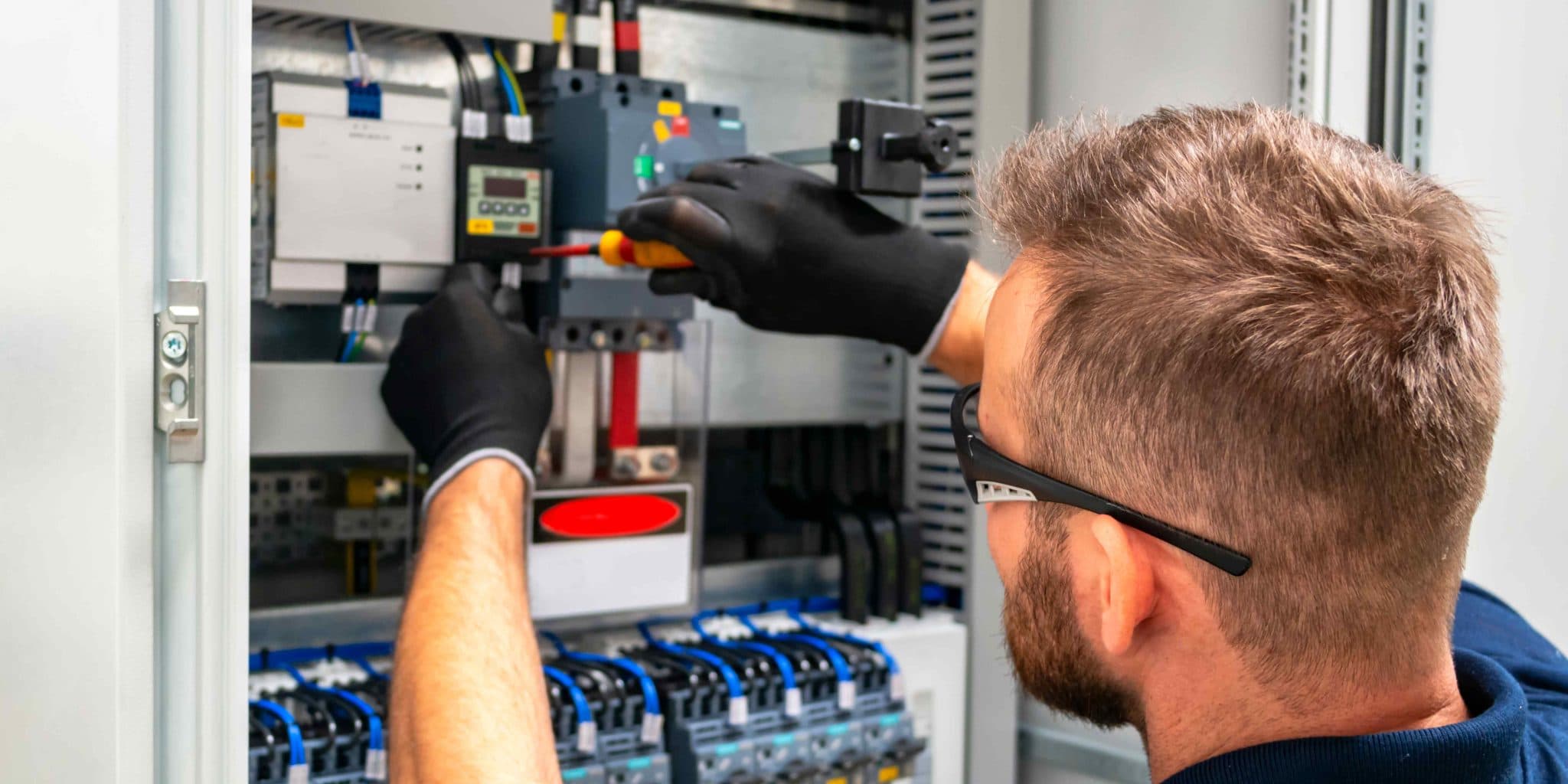 UVV Prüfung – DGUV V3 und ihre Rolle im Arbeitsschutzgesetz