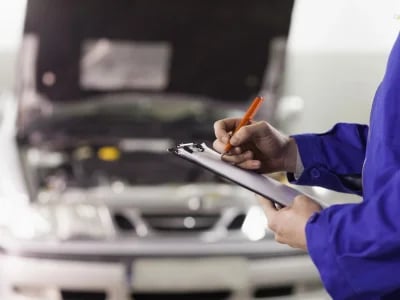 Schnell Geld erhalten, wenn Sie Ihr Auto mit Motorschaden verkaufen