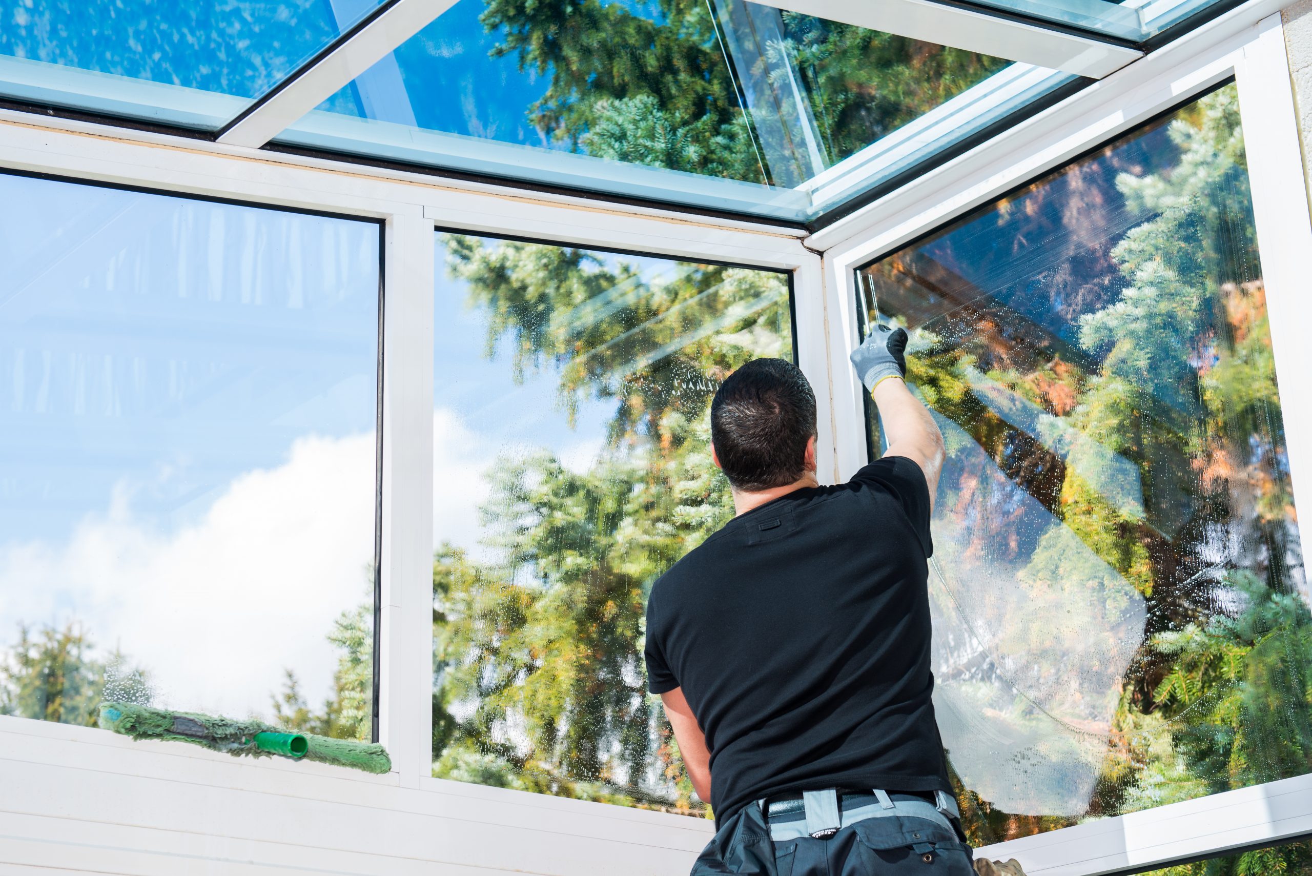 Fensterputzer in der Nähe – Meister-Job hilft dir, die besten Experten zu finden