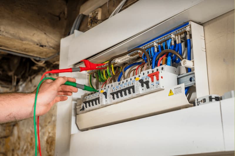 Warum die Prüfung elektrischer Anlagen für Mietobjekte wichtig ist