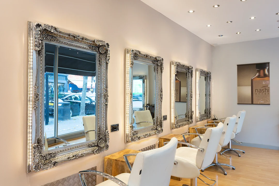 Moderne Kosmetik Einrichtung für Salons und Studios jeder Größe